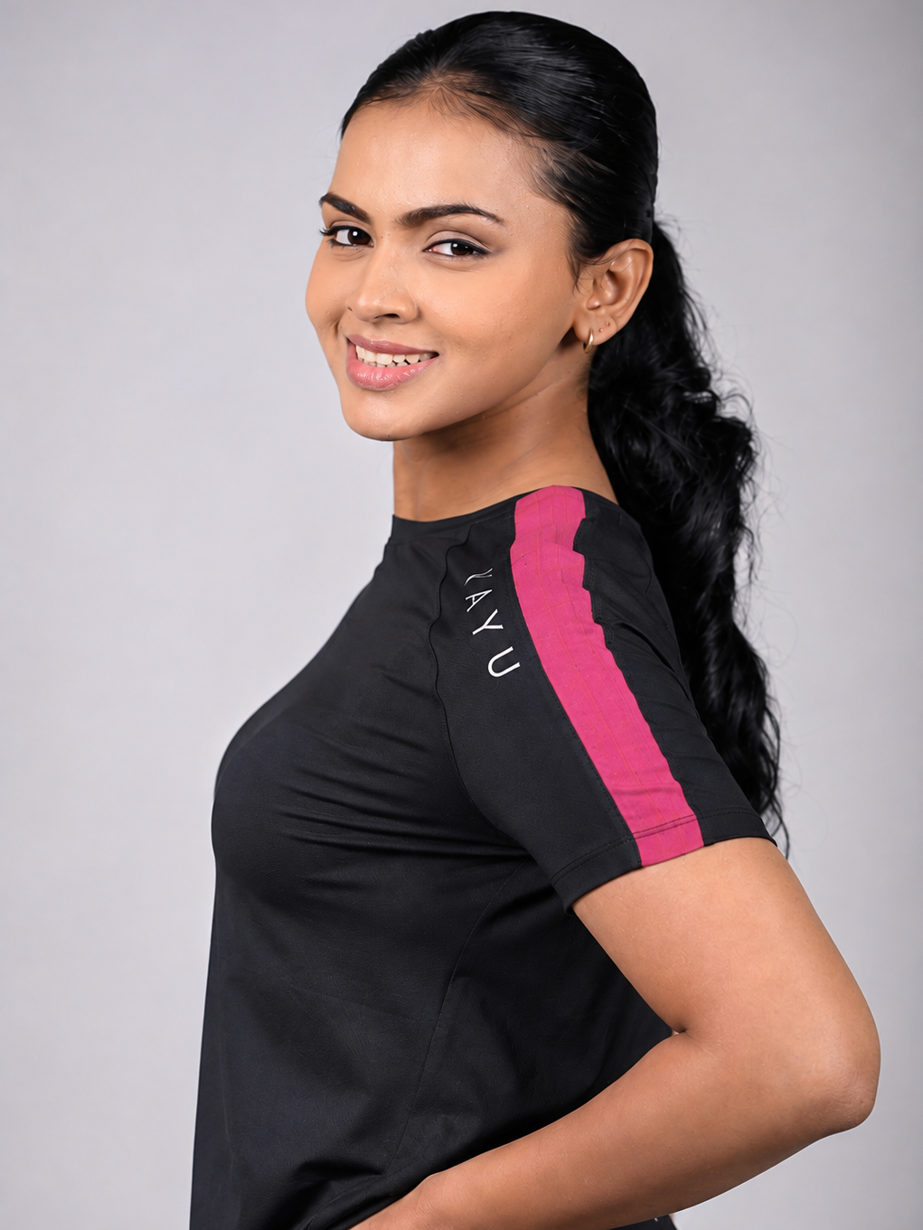 VAYU Women’s Crew Neck T-Shirt – Sri Lankan Heritage Handloom Activewear