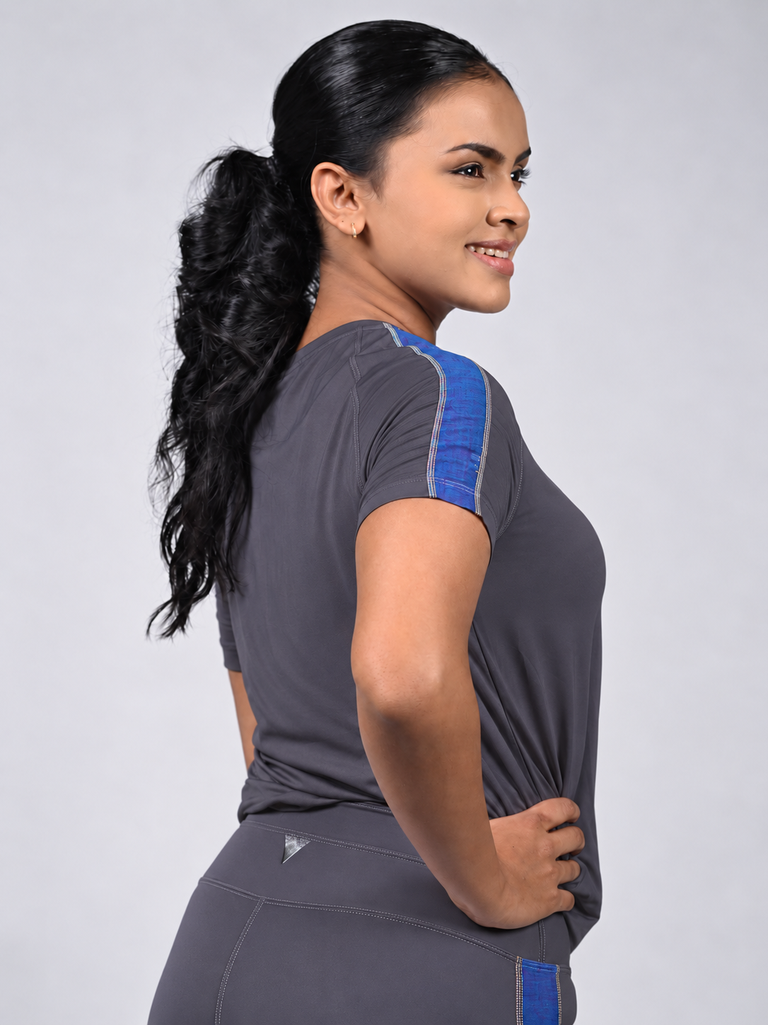 VAYU Women’s Crew Neck T-Shirt – Sri Lankan Heritage Handloom Activewear